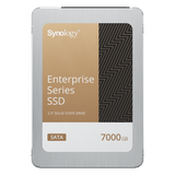 SSD SATA de 2,5″ Serie Enterprise | 7000 GB | Alto Rendimiento Estable | Resistencia Empresarial | Protección de Datos Integral | Análisis de Vida Útil | Compatibilidad con Synology DSM | Garantía de 3 Años.